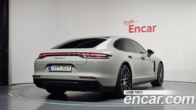 Porsche Panamera 2.9 AWD E-Hybrid Platinum Edition - фото 1
