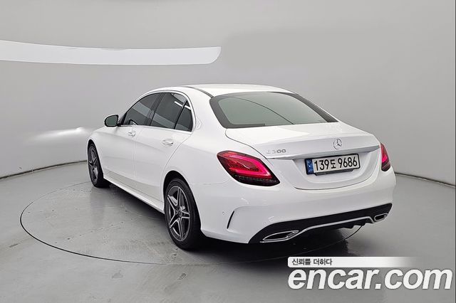Mercedes-Benz C-Class W205 C200 AMG Line - фото 1