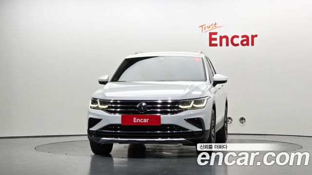 Volkswagen Tiguan 2-го поколения 2.0 TDI Premium - фото 2