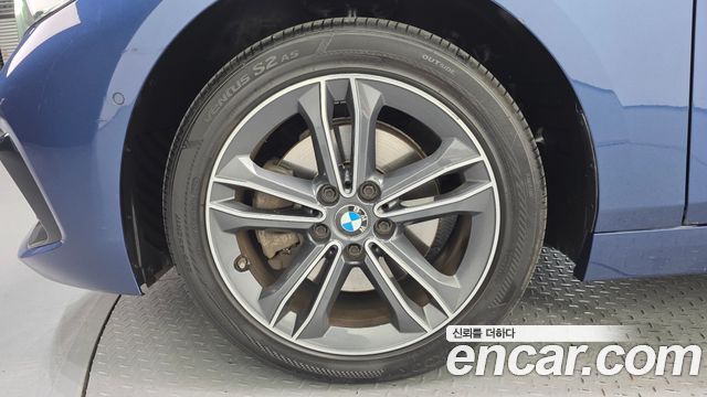 BMW 1 Series F40 118d Sport - фото 4