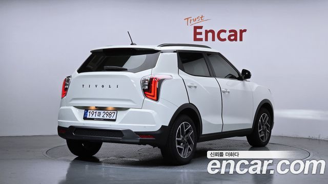 SsangYong Tivoli New 1.6 2WD V3 - фото 1