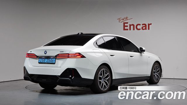 BMW i5 G60 eDrive 40 M Sport - фото 1