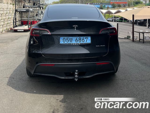 Tesla Model Y Long Range AWD - фото 3
