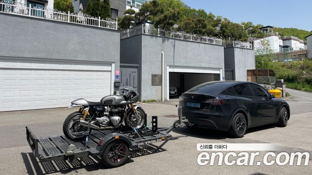 Tesla Model Y Long Range AWD - фото 4
