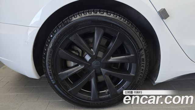 Tesla Model 3 Long Range AWD - фото 4