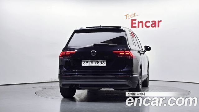 Volkswagen Tiguan 2-го поколения 2.0 TDI Prestige - фото 3
