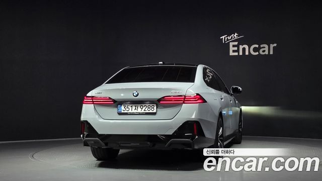 BMW 5 Series G60 530i xDrive M Sport - фото 3