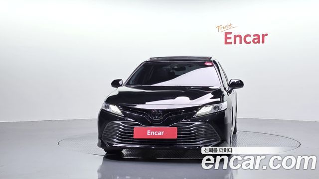 Toyota Camry XV70 2.5 - фото 2