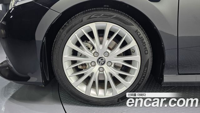 Toyota Camry XV70 2.5 - фото 4