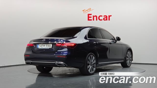 Mercedes-Benz E-Class W213 E350 4MATIC Exclusive - фото 0