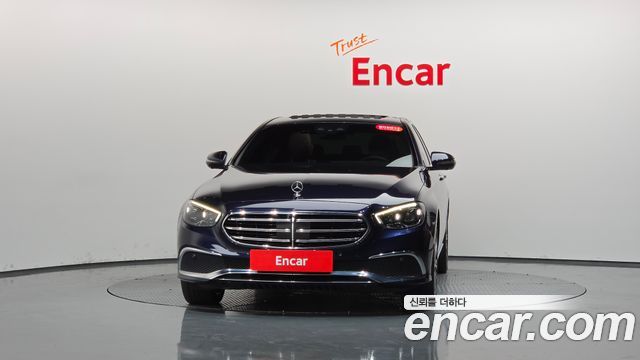 Mercedes-Benz E-Class W213 E350 4MATIC Exclusive - фото 1