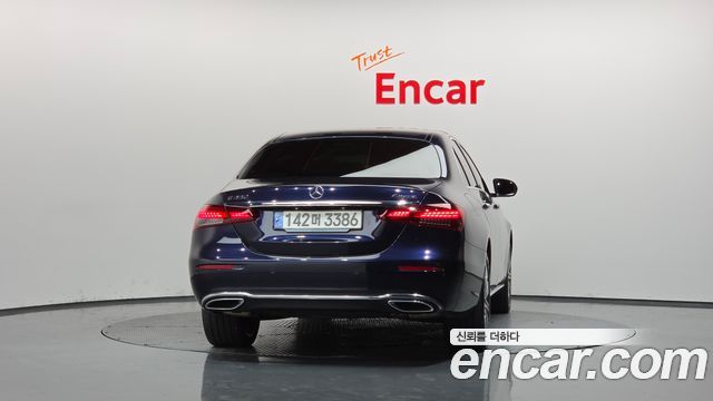 Mercedes-Benz E-Class W213 E350 4MATIC Exclusive - фото 2