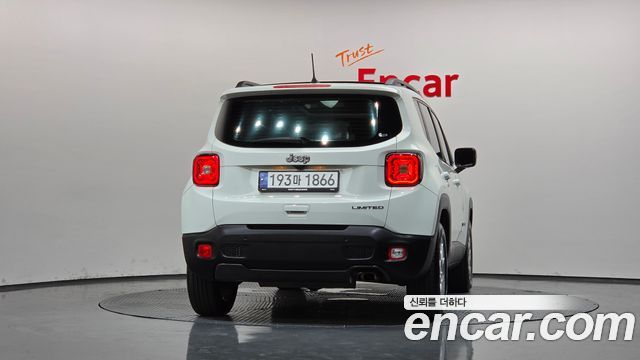 Jeep Renegade 2.4 Limited - фото 2
