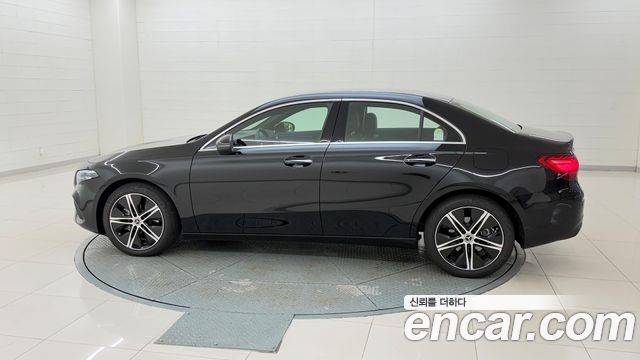 Mercedes-Benz A-Class W177 A220 Sedan - фото 1