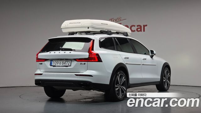 Volvo V60 Cross Country 2-го поколения B5 Pro AWD - фото 0