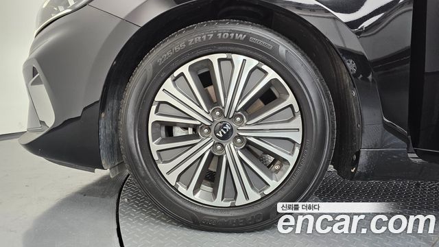 Kia K7 Premier, гибрид Signature - фото 4