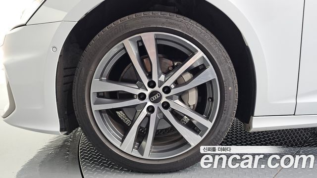 Audi A6 C8 45 TFSI Premium - фото 3