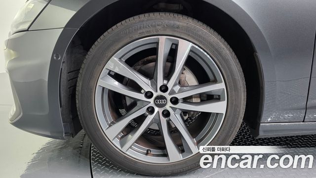Audi A6 C8 40 TDI Premium - фото 3