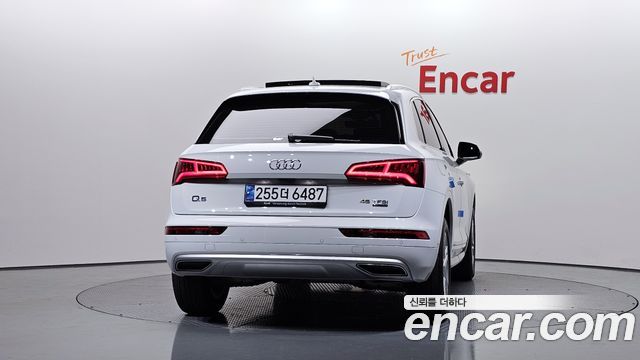 Audi Q5 FY 45 TFSI Quattro - фото 3