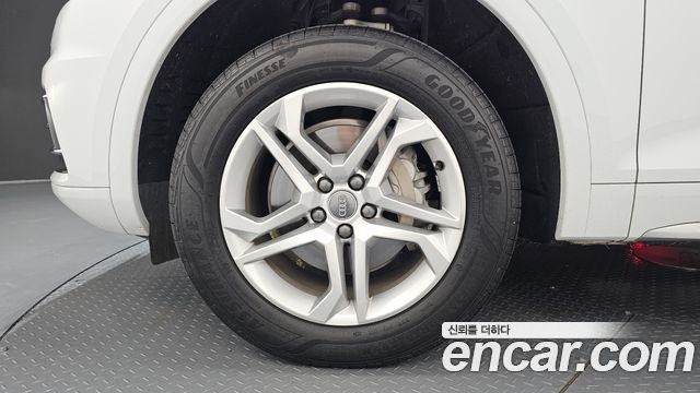 Audi Q5 FY 45 TFSI Quattro - фото 4