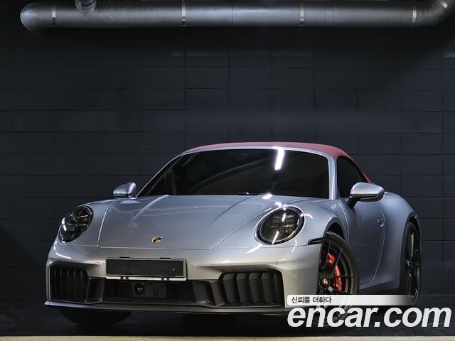 Porsche 911 Carrera 4 GTS Cabriolet - фото 0
