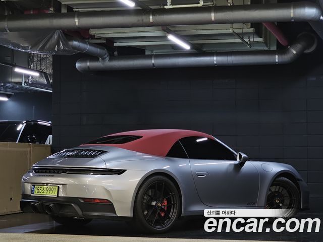 Porsche 911 Carrera 4 GTS Cabriolet - фото 4