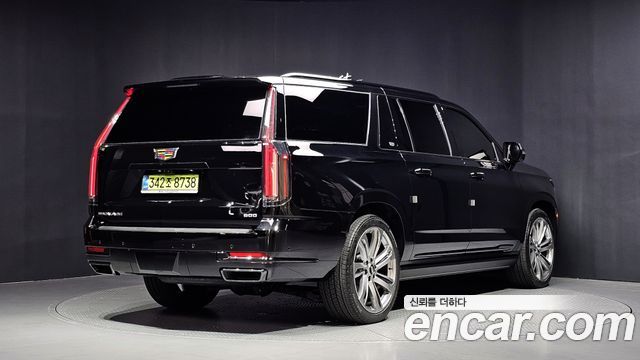 Cadillac Escalade 5-го поколения 6.2 ESV ESV Sports Platinum - фото 1