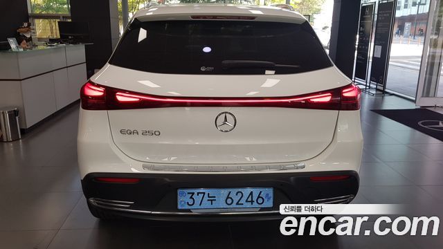 Mercedes-Benz EQA H243 EQA250 - фото 3