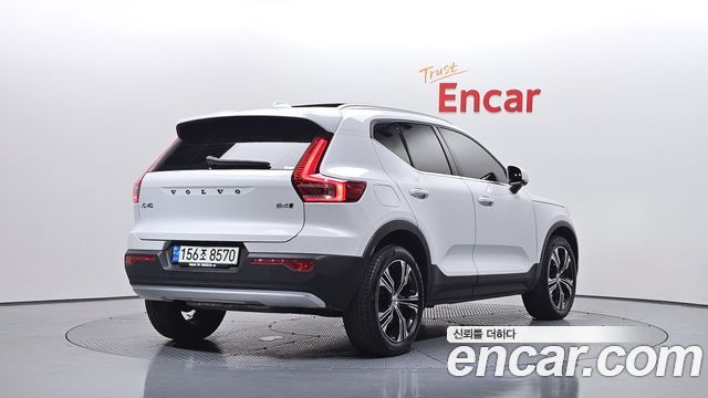 Volvo XC40 B4 Inscription - фото 1