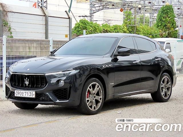 Maserati Levante 3.0 AWD - фото 0