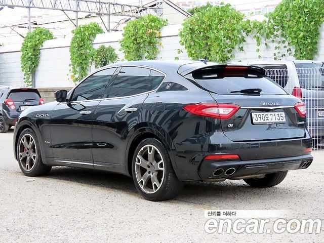 Maserati Levante 3.0 AWD - фото 2