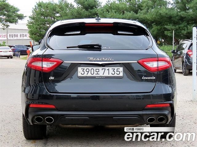 Maserati Levante 3.0 AWD - фото 3