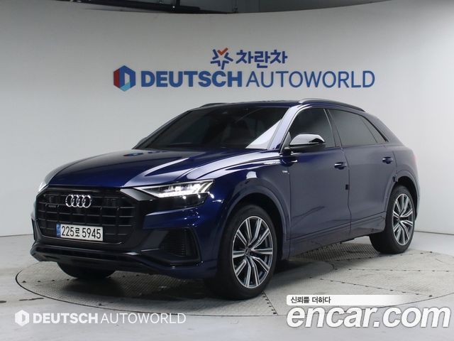 Audi Q8 55 TFSI Quattro Premium - фото 0