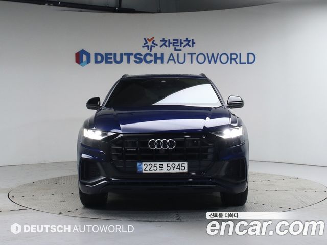 Audi Q8 55 TFSI Quattro Premium - фото 2