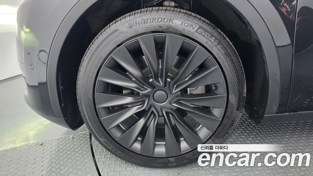 Tesla Model Y RWD - фото 4