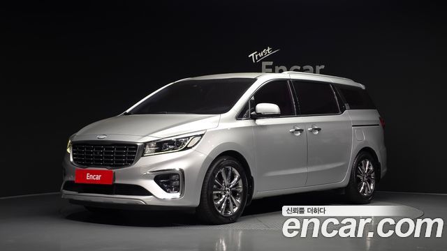 Kia Carnival New 7-Seater Limousine VIP - фото 0
