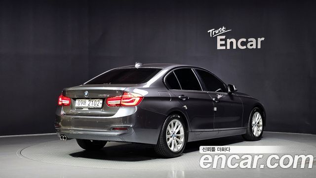 BMW 3 Series F30 320d - фото 1