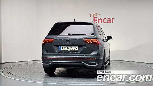 Volkswagen Tiguan 2-го поколения 2.0 TDI Prestige - фото 3