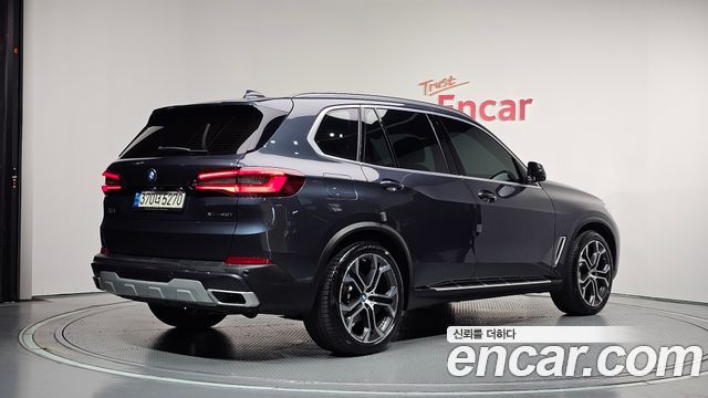 BMW X5 G05 xDrive 40i xLine - фото 1