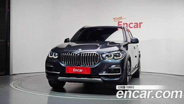 BMW X5 G05 xDrive 40i xLine - фото 2