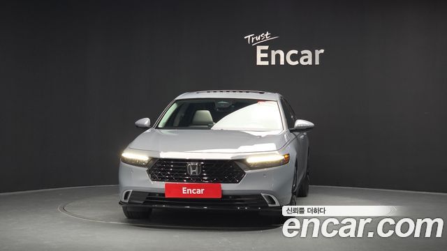 Honda Accord 11-го поколения 2.0 Hybrid Touring - фото 2