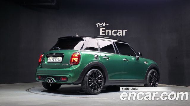 Mini Cooper S 5Door HIGH 3rd - фото 1