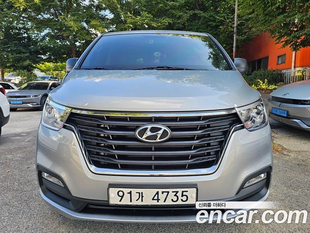 Hyundai Starex New Van 3-Seater Smart - фото 0