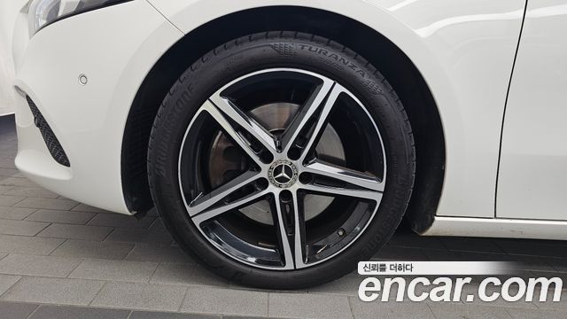 Mercedes-Benz A-Class W177 A250 4MATIC Sedan - фото 4