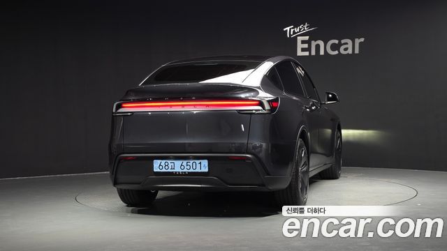 Tesla Model Y Premium RWD - фото 3
