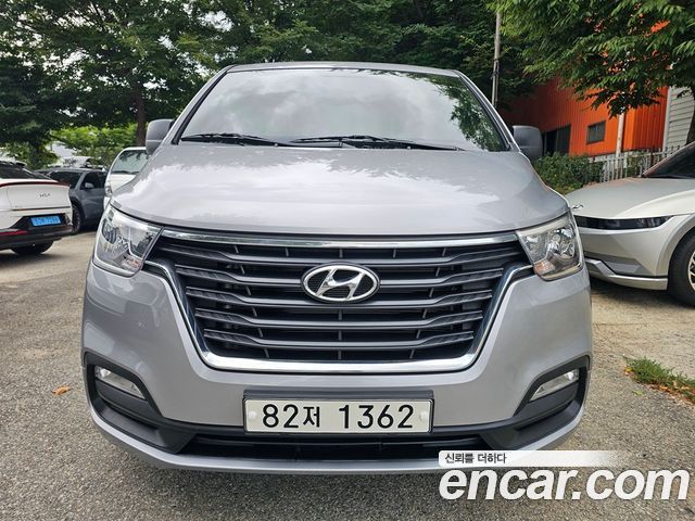 Hyundai Starex New Van 3-Seater Smart - фото 0