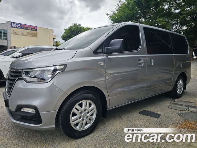 Hyundai Starex New Van 3-Seater Smart - фото 1