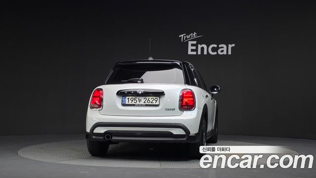 Mini Cooper 5Door Classic Third Generation - фото 3