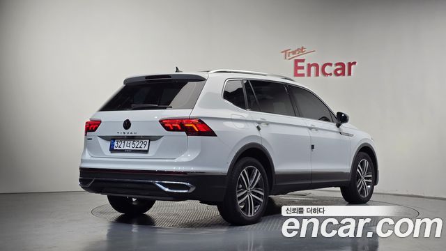 Volkswagen Tiguan Allspace 2.0 TSI Prestige - фото 0