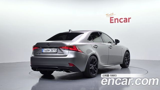 Lexus IS 300 F-Sport - фото 1
